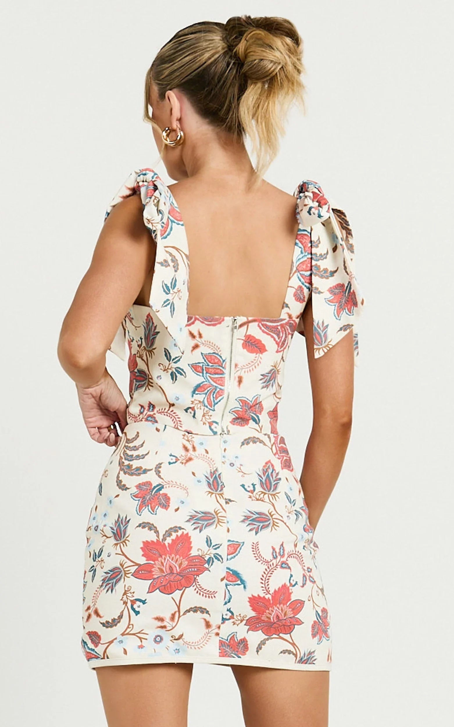 Kelsie Top - Tie Shoulder Crop Sweetheart Linen Top in Summer Chintz