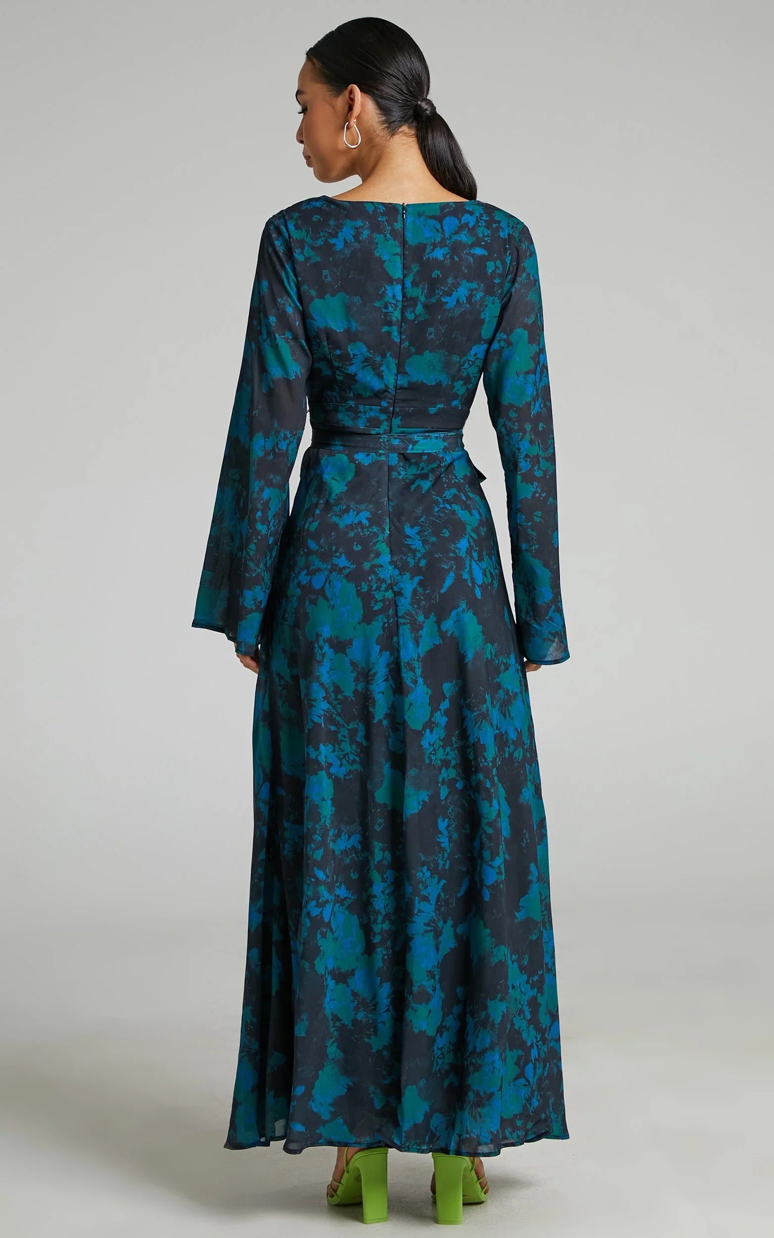 Mirski Midi Dress - Tie Waist Flared Sleeve Dress in Jewel Blur