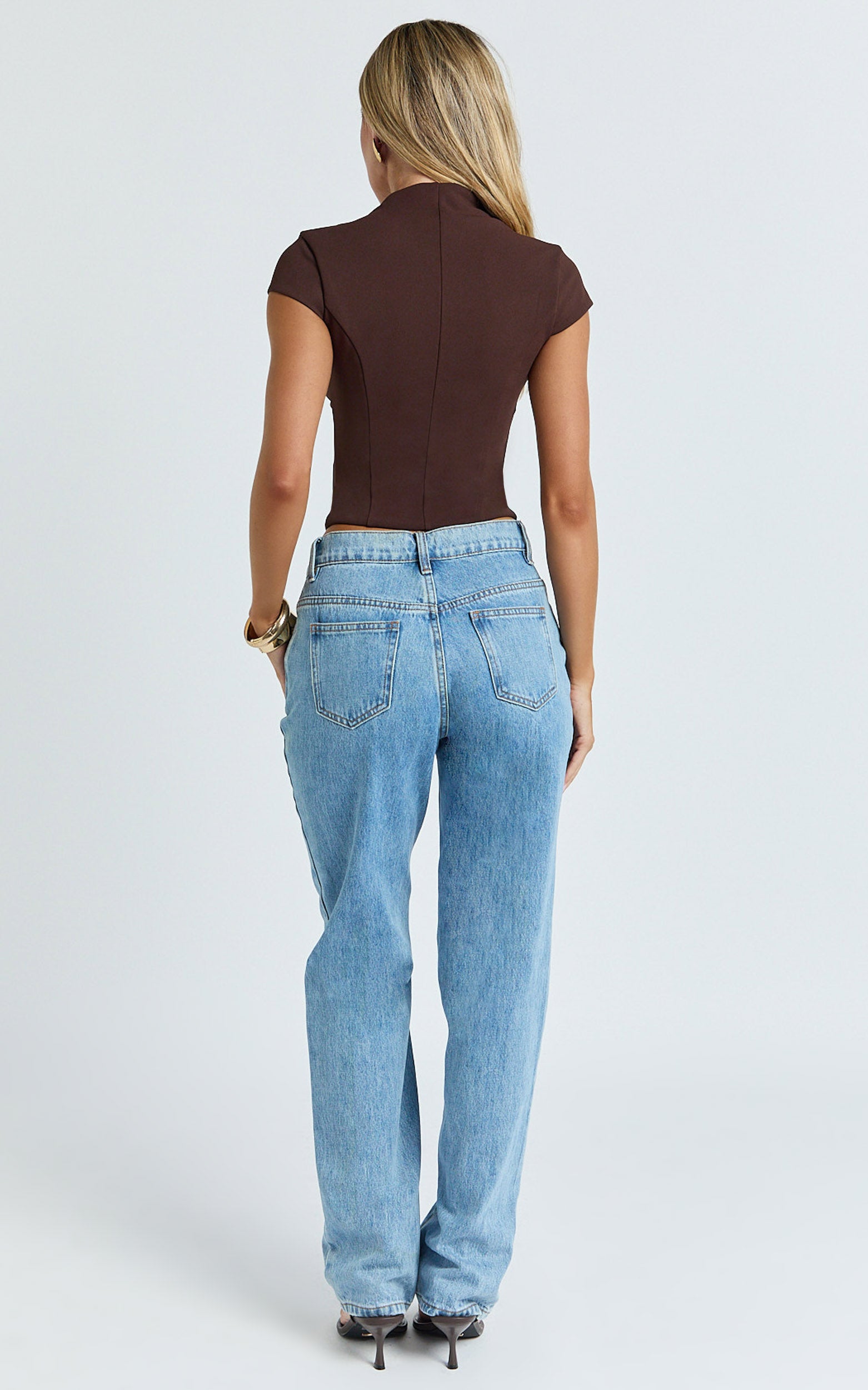 Duncan Top - Cap Sleeve Slit Neck Zip Front Top in Chocolate