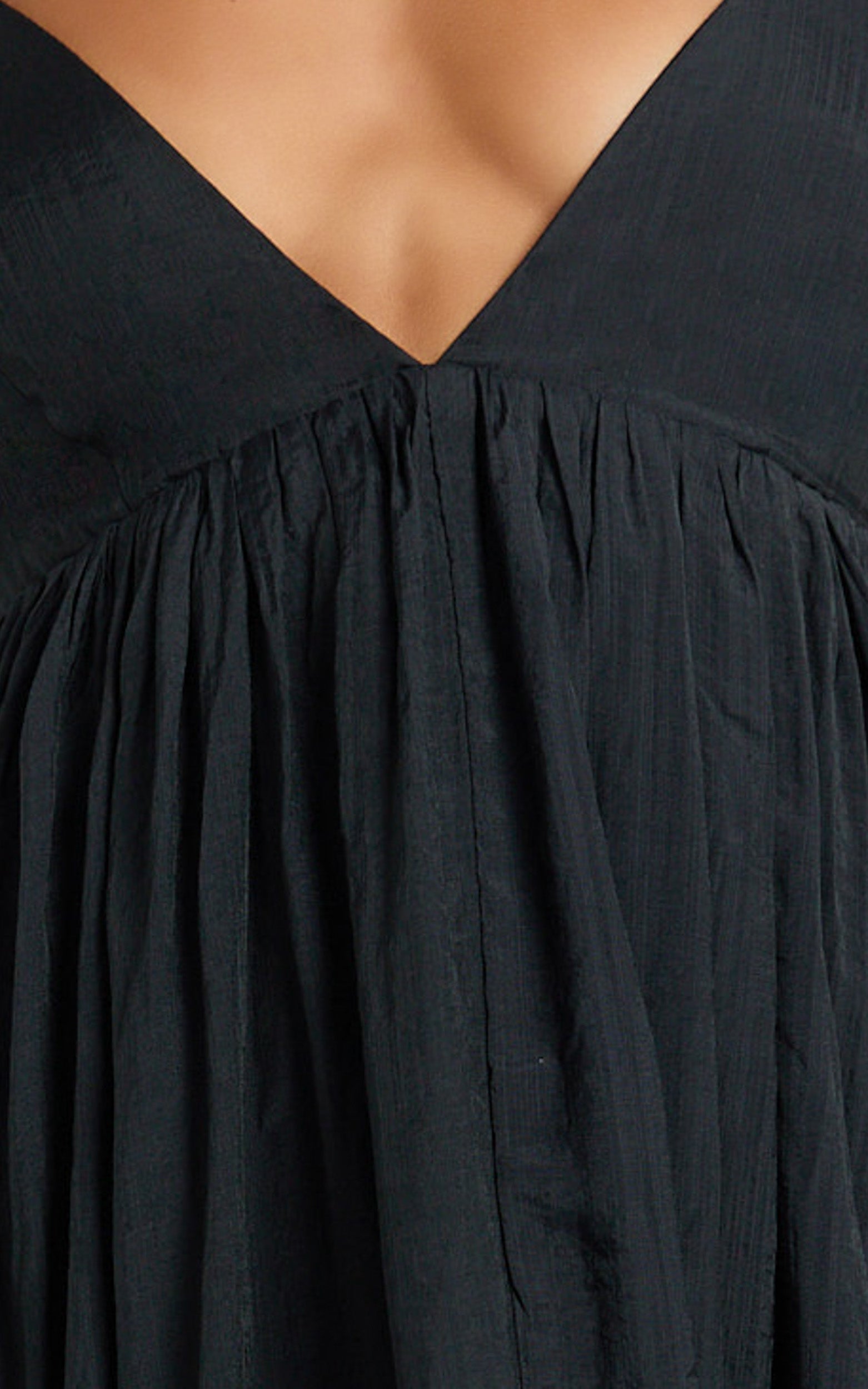 Kourtney Maxi Dress - Plunge V Neck Fit And Flare Dress in Black