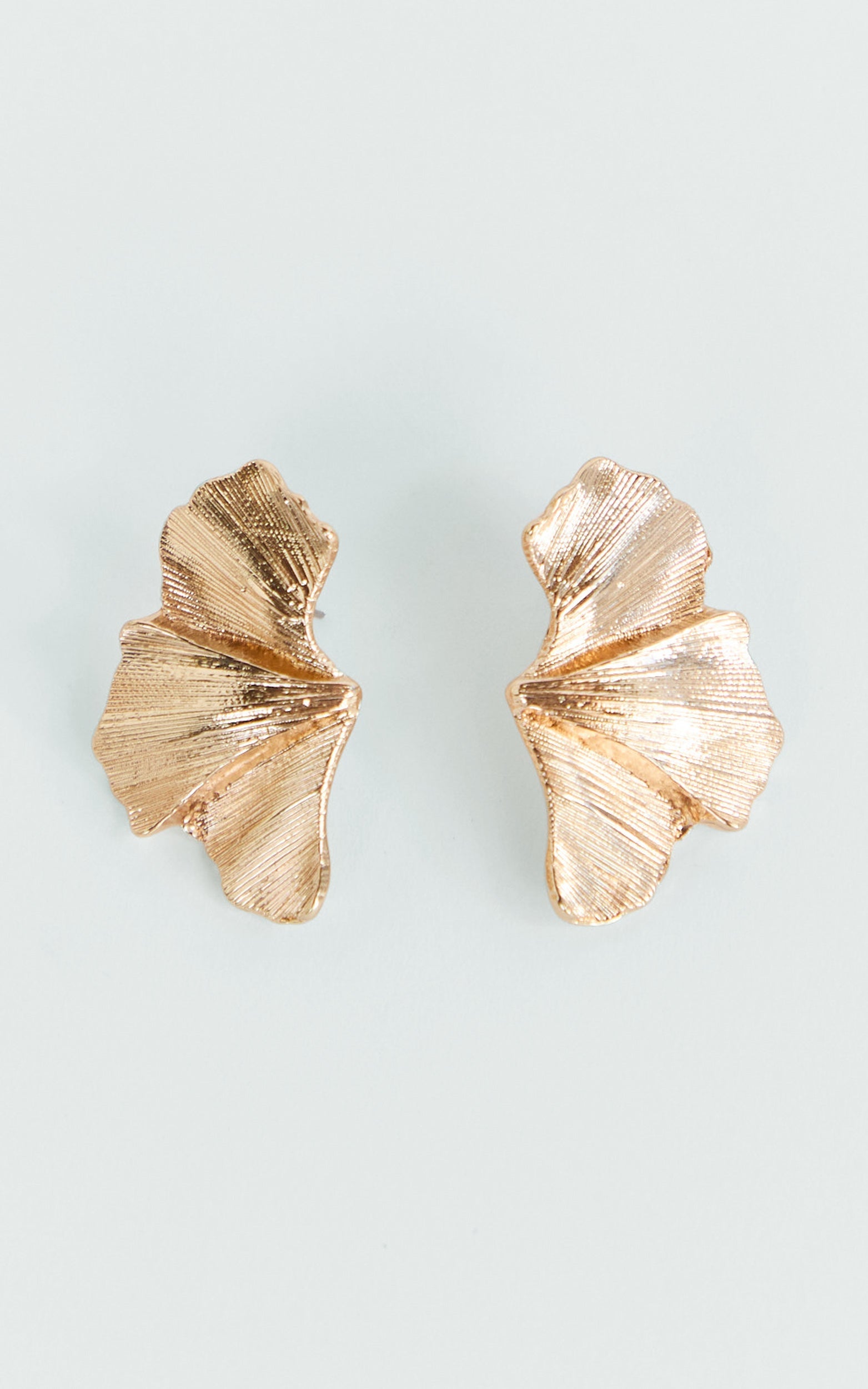 Noa Half Flower Earrings in Gold