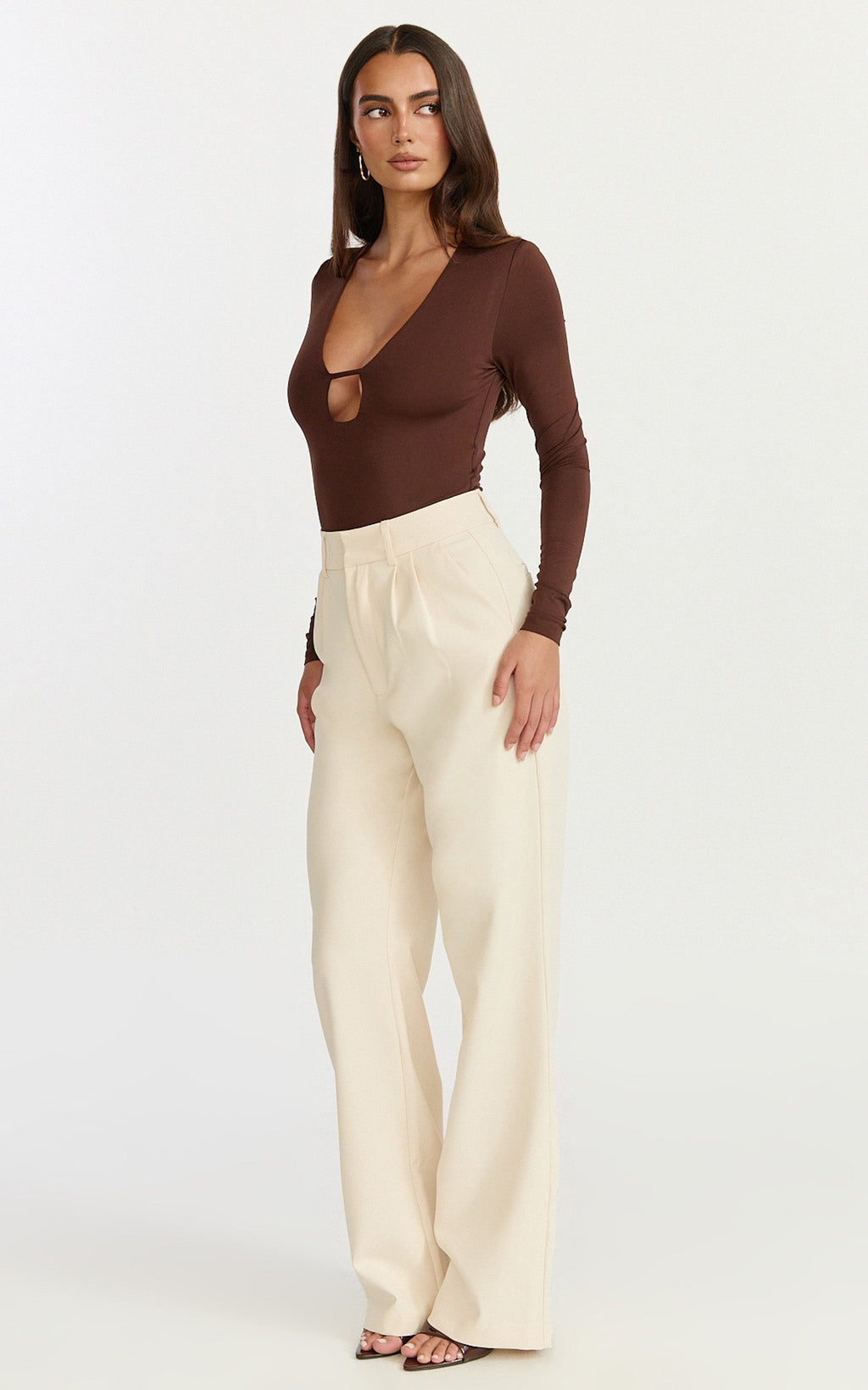 Ricki Bodysuit - Plunge Neck Long Sleeve Bodysuit in Chocolate
